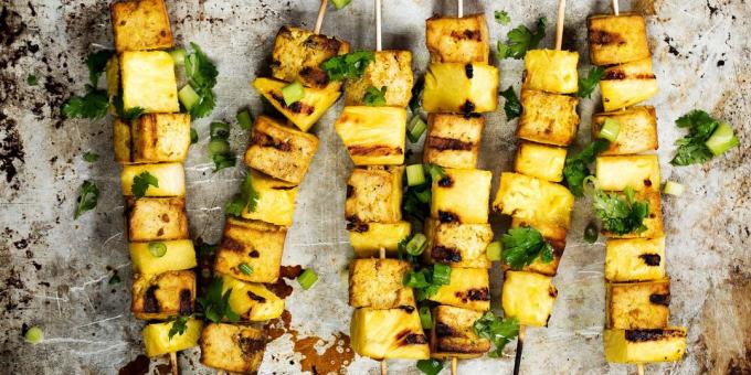 Čo variť vonku, s výnimkou mäsa: tofu s ananásom v zázvorom, sójovou marinádou