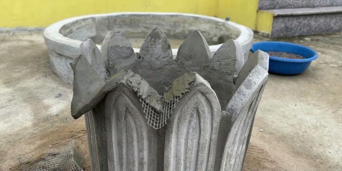 Ako vyrobiť fontánu pre domácich majstrov: pridajte trojuholníky z mriežky