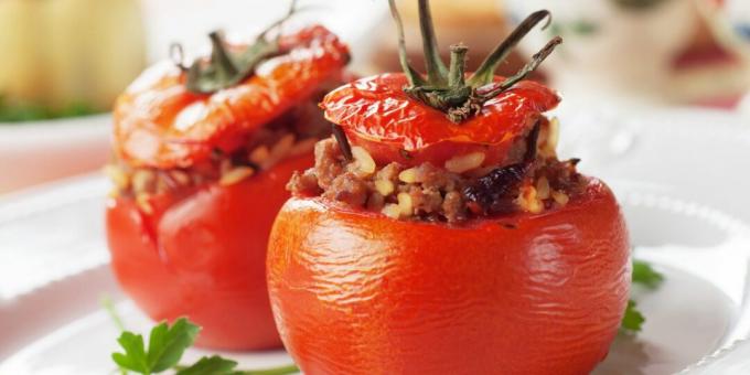 Plnené paradajky s hovädzím mäsom a bielym vínom