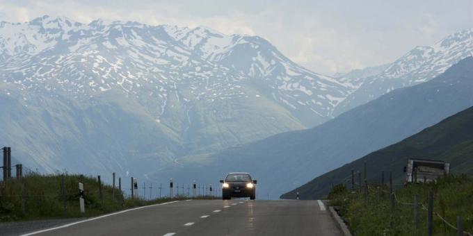 Cesta priesmykom Oberalp vo Švajčiarsku