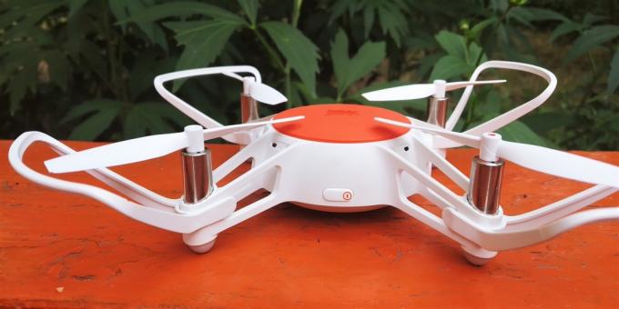 Mitu Mini RC Drone. bočný pohľad