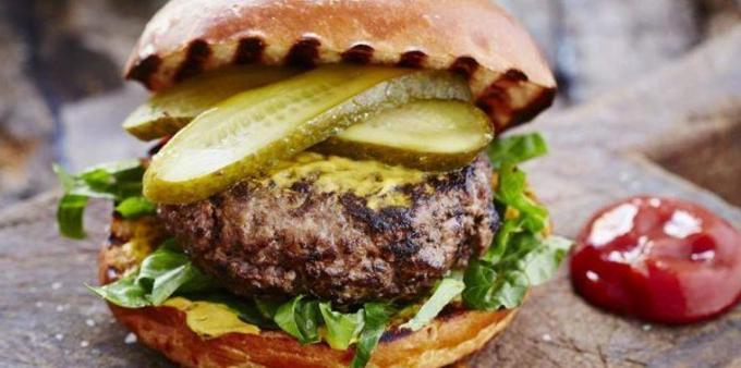 Hovädzie jedlá: Burger s pikantnou hovädzie kotlety