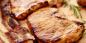 10 spôsobov, ako pečienka šťavnaté a chutné bravčové mäso s kosťou