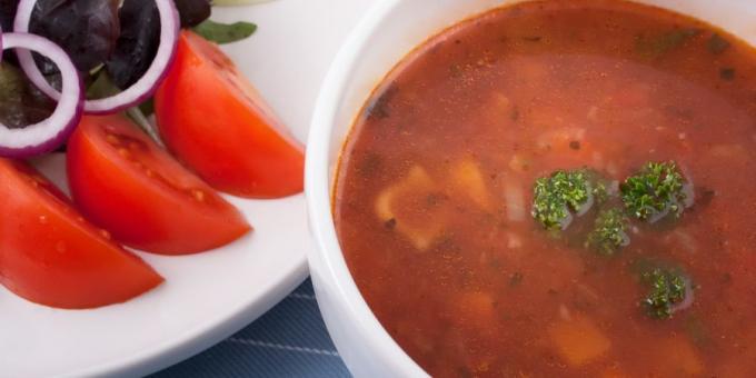 zeleninové polievky: paradajková polievka s paprikou