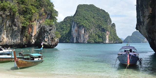 Asian území vedome láka turistov: Phi Phi Island, Thajsko