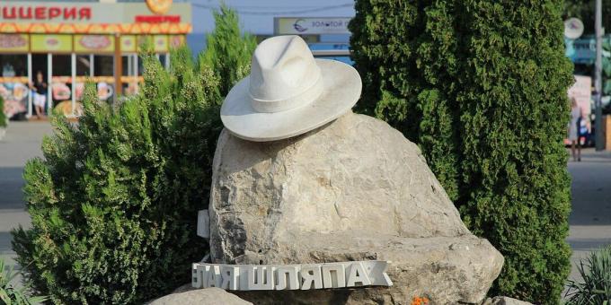 Atrakcie Anapy: pamätník Bieleho klobúka