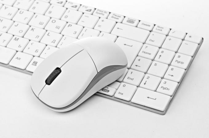 Použitie USB OTG: pripojiť klávesnicu a myš
