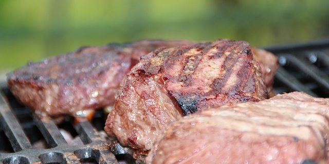 Recepty na grile: Hovädzí steak marinované v sójovej omáčky a kečupu